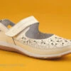 Enza Nucci LS4615 Blanc - Fleurs - Ballerine A Velcro Femme -Les Bonnes Chaussures cd24607c73b9e66c561f35ea11d5d5ef img 6722.jpg 167648